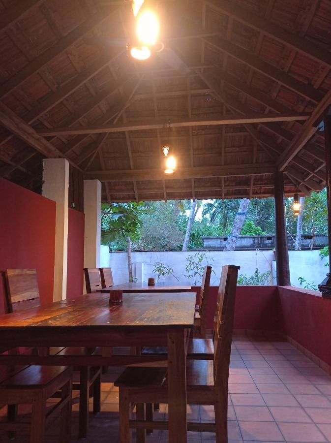 Dove Cottage Cherai Beach Exterior photo